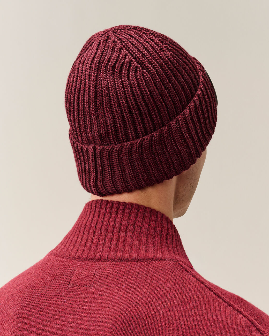 C.P. Company Berretto Con Occhiali In Lana Merinos Extrafine Bordeaux