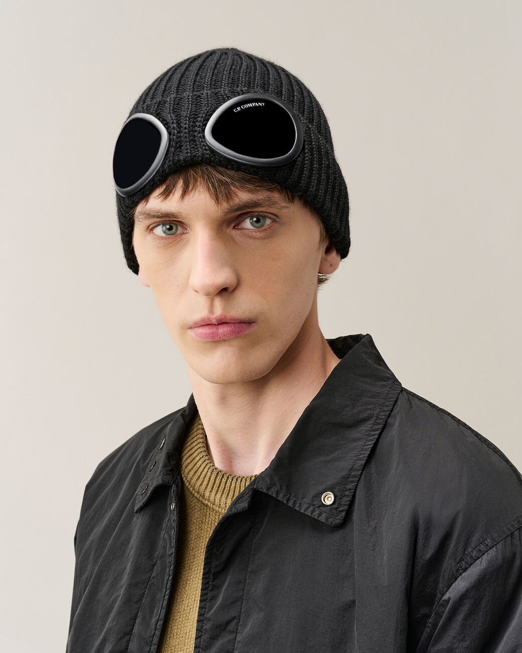 C.P. Company Berretto Con Occhiali In Lana Merinos Extrafine Nero